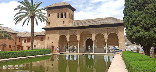 Paseo de las Torres de la Alhambra