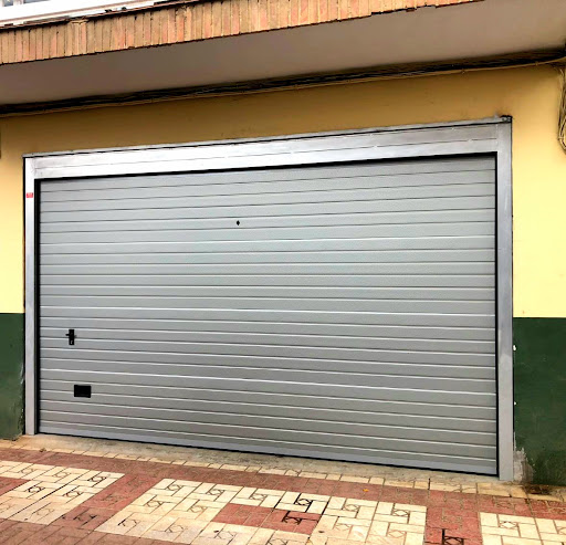 Instalación de Puertas Automáticas en Granada Electro Prados