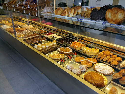 Casa Ysla Pastelería-Cafetería / Piononos